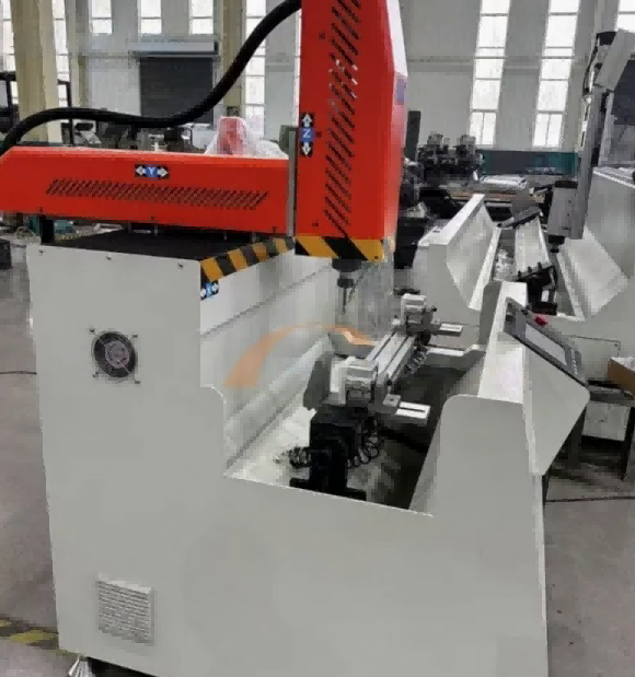 เครื่องแมชชีนนิ่งเซ็นเตอร์ CNC ความแม่นยำสูง 800 มม. สำหรับโปรไฟล์อลูมิเนียมอุตสาหกรรมขนาดใหญ่