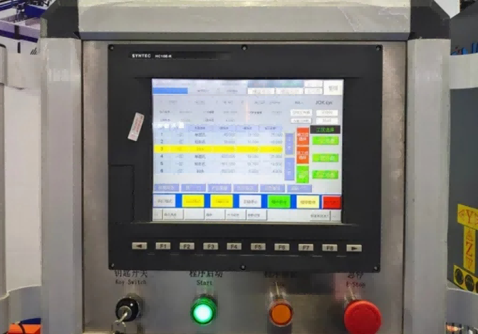 เครื่องเจาะผนังม่านอลูมิเนียม CNC 4 หัวความแม่นยำสูง