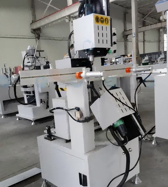 เครื่องกัดช่องน้ำ PVC ความเที่ยงตรงสูง