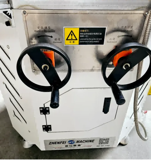 LZJ-100/3500 อลูหัวเดียว เครื่องรวมมุมประตูหน้าต่าง