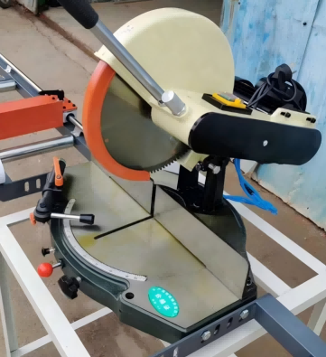 เลื่อยตัด UPVC / PVC แบบหัวเดียวแบบแมนนวล